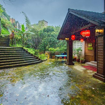 Jiu Fen Fengzheng Museum Homestay - Kate Tour at night Jiufen Exterior foto