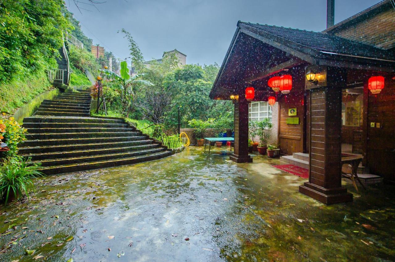 Jiu Fen Fengzheng Museum Homestay - Kate Tour at night Jiufen Exterior foto